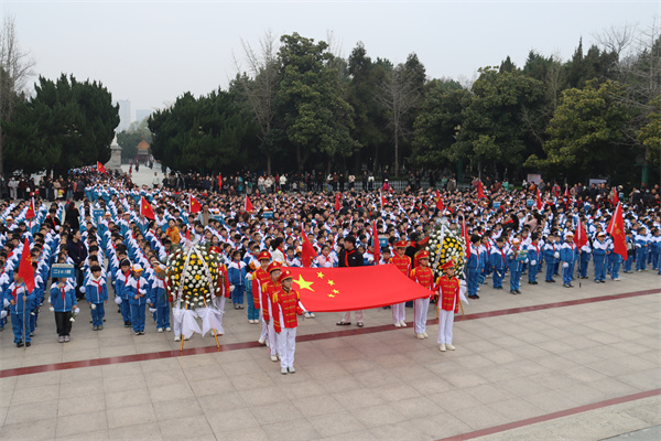 镜头｜清明时节雨纷纷