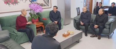 韩俊王清宪亲切看望老干部