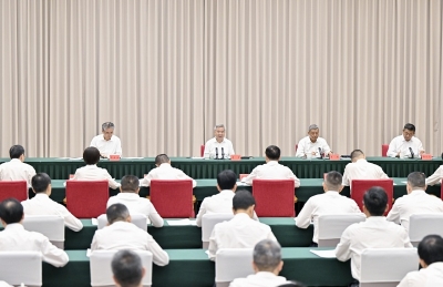 李希在四川调研时强调 深入贯彻落实中央纪委三次全会精神 抓深抓实党纪学习教育