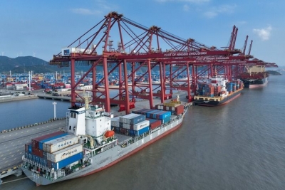 思想之光照亮奋进之路——以习近平同志为核心的党中央引领中国经济社会高质量发展迈向新境界