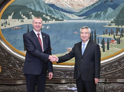 李希会见白俄罗斯总统办公厅代表团